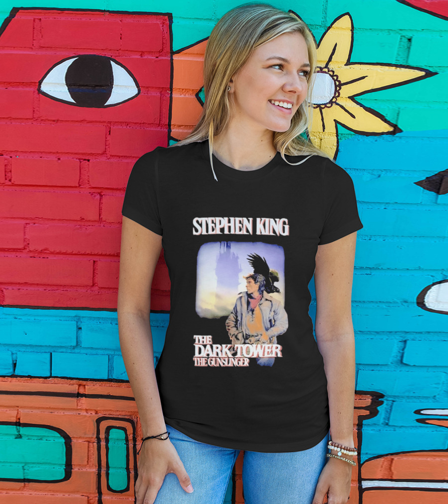 Stephen King The Dark Tower The Gunslinger Artwork With Gunslinger And Raven T-Shirt