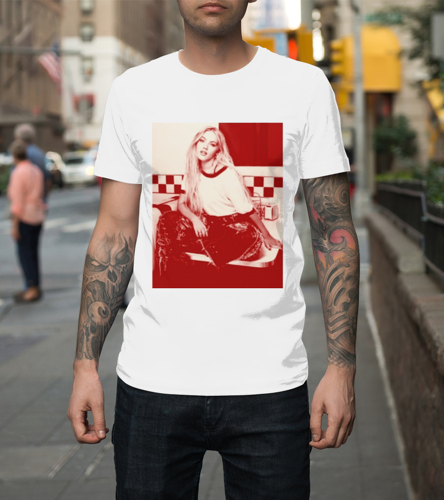 Freya Skye Store Bad Taste Photo Retro Vibe Outfit With Distressed Jeans And Casual Raglan Top In Diner Setting T-Shirt
