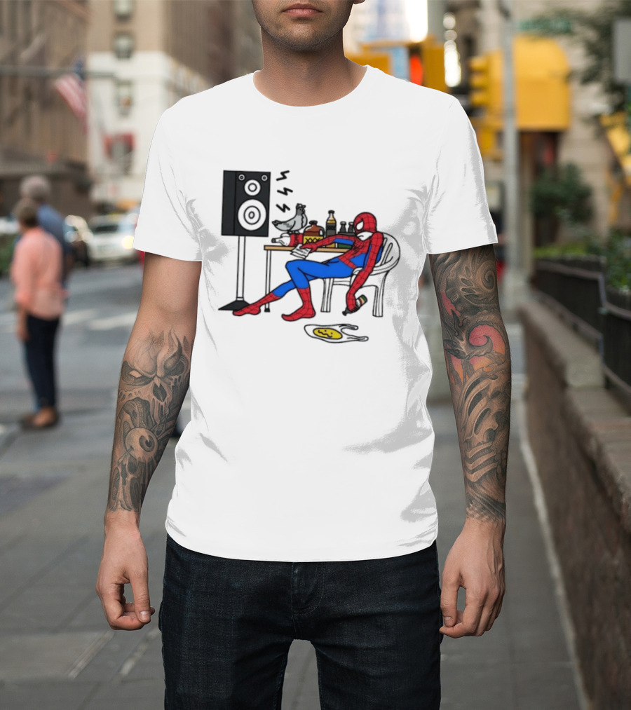 Spider Man Te Quiero Romo Drinking Marvel Speaker Table Scene T-Shirt