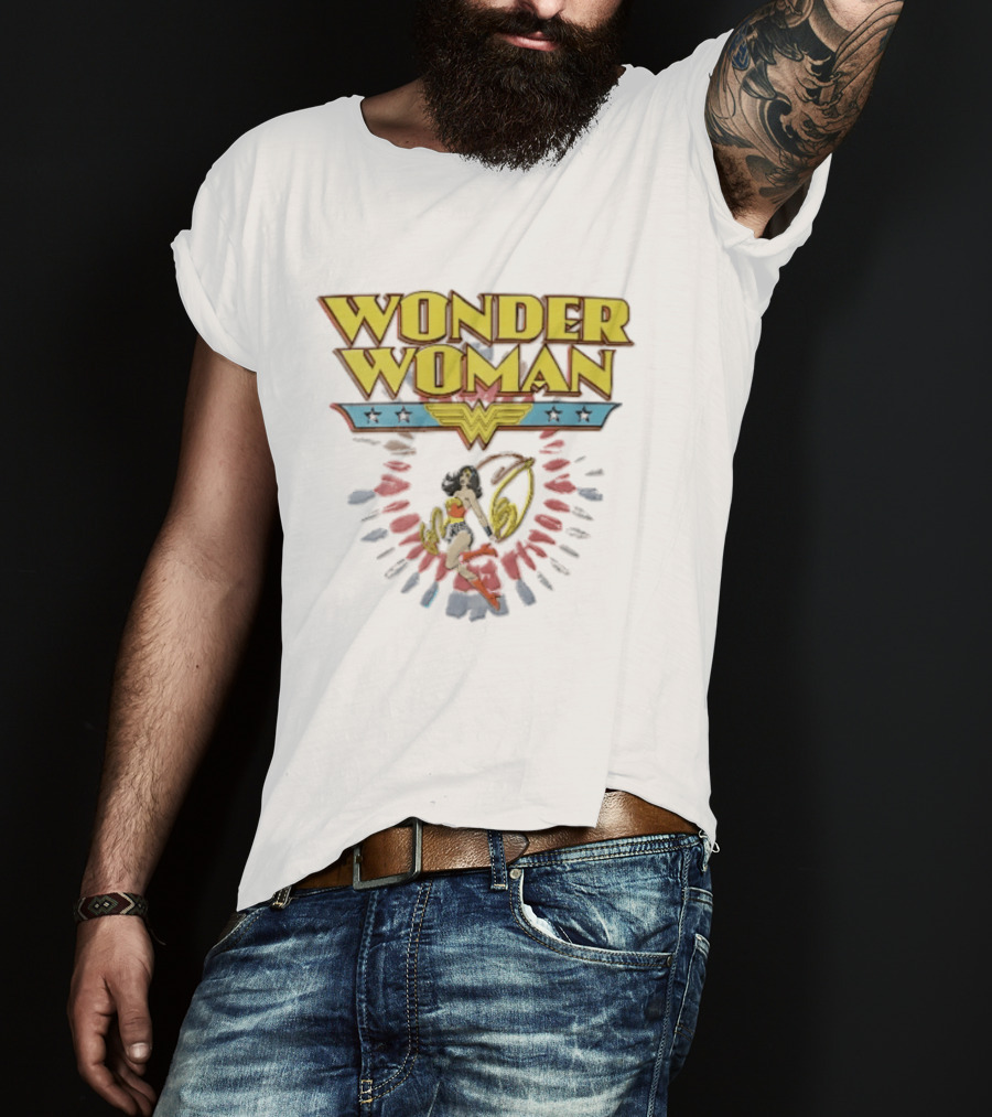 Wonder Woman Comic Superhero Swirling Golden Lasso T-Shirt