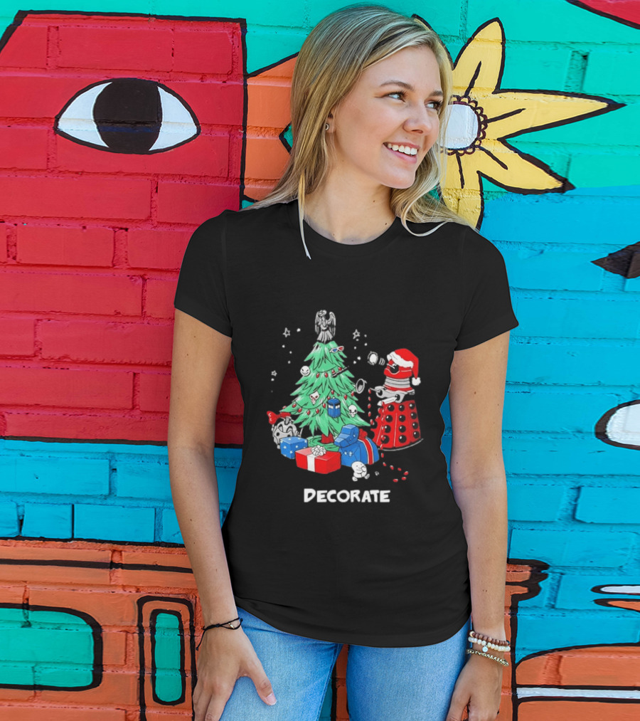 Doctor Who Dalek Christmas Tree Decorate Scene T-Shirt