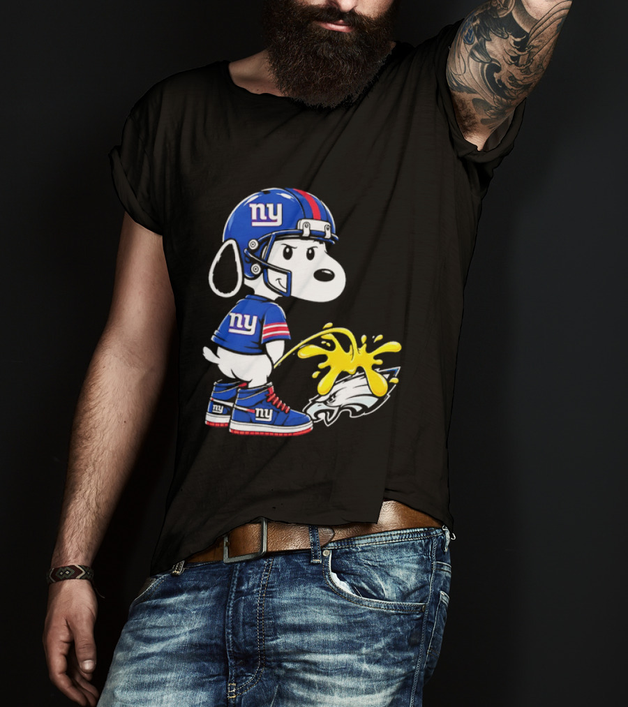 Snoopy New York Giants Pees On Philadelphia Eagles Rivalry T-Shirt