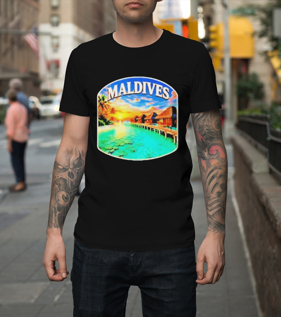 Maldives Tropical Sunset Overwater Bungalows Exquisite Island Escape T-Shirt