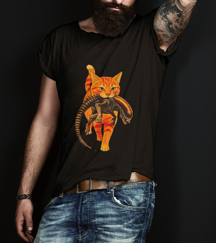 Orange Tabby Cat Holding Alien Xenomorph Iconic Fusion T-Shirt