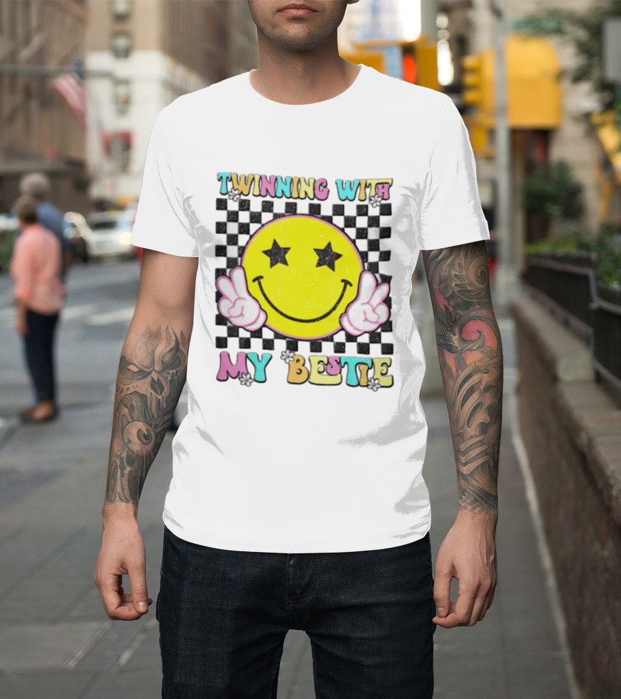 Twinning With My Bestie Yellow Smiley Face Checkered Star Eyes Peace Signs T-Shirt