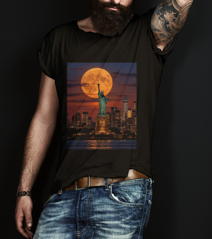 Harvest Moon Over Lady Liberty New York City Skyline September 26 T-Shirt