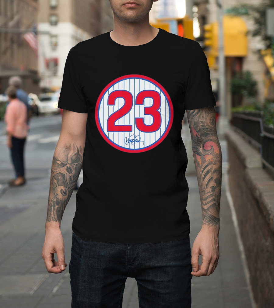 Chicago Cubs Ryne Sandberg Number 23 Signature Circle T-Shirt