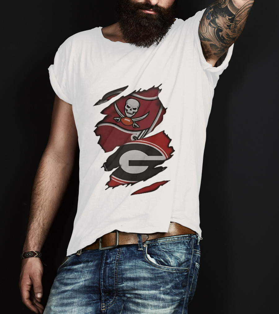 Tampa Bay Buccaneers Georgia Bulldogs Torn Fabric NCAA Collaboration T-Shirt