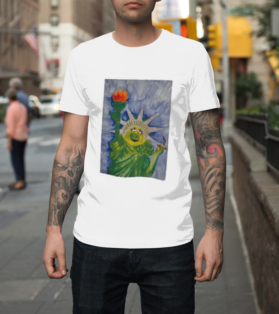 Miss Piggy Statue Of Liberty Muppets Smoking Statue T-Shirt