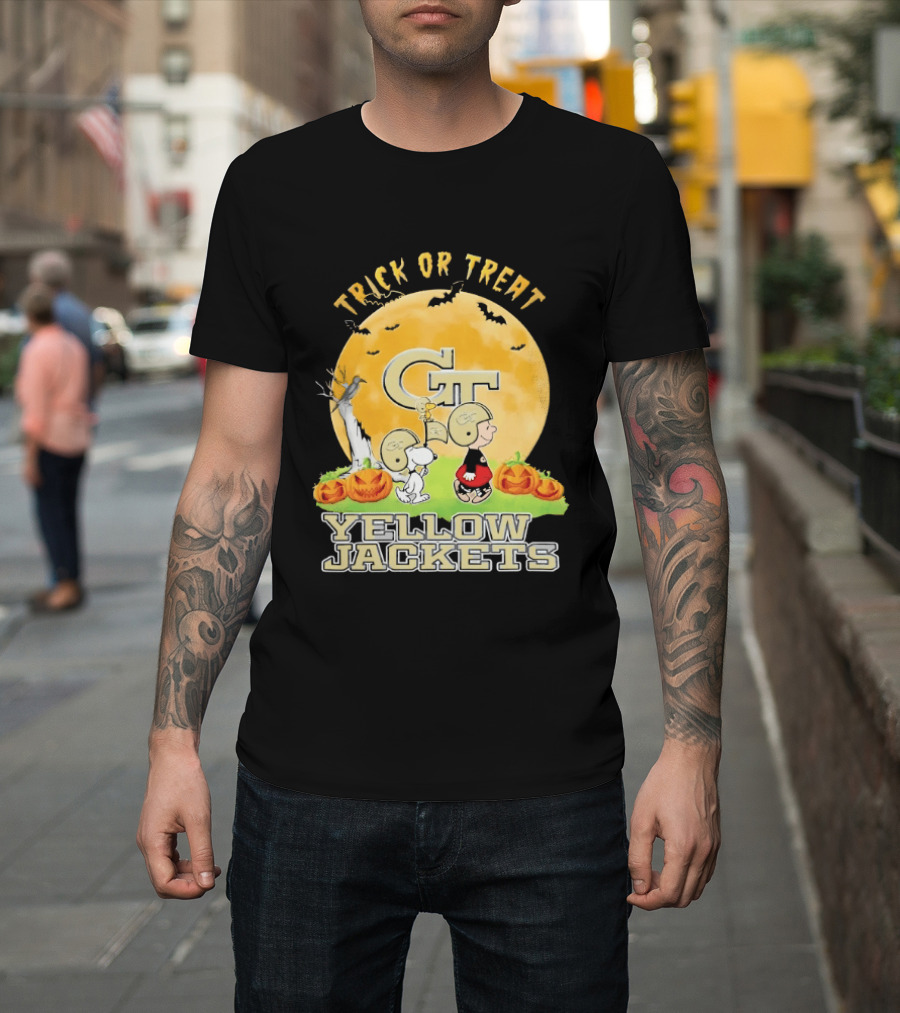 Georgia Tech Yellow Jackets X Charlie Brown And Snoopy Trick Or Treat Halloween T-Shirt