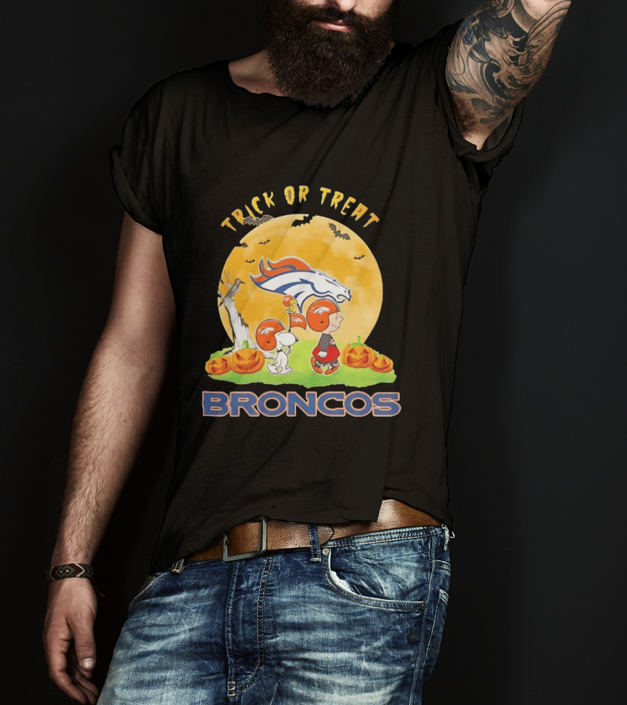 Trick Or Treat Charlie Brown Snoopy Woodstock Denver Broncos Halloween Moon T-Shirt