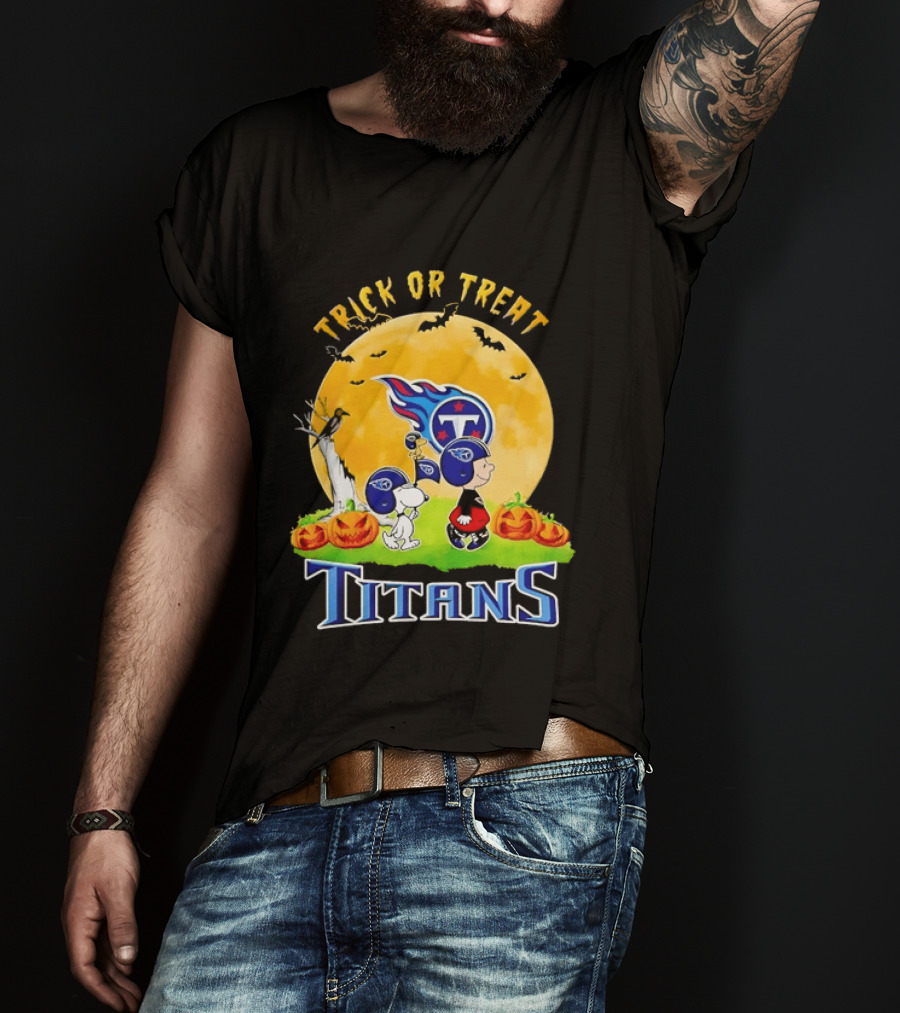 Charlie Brown Snoopy Woodstock Tennessee Titans Halloween Trick Or Treat Moon T-Shirt