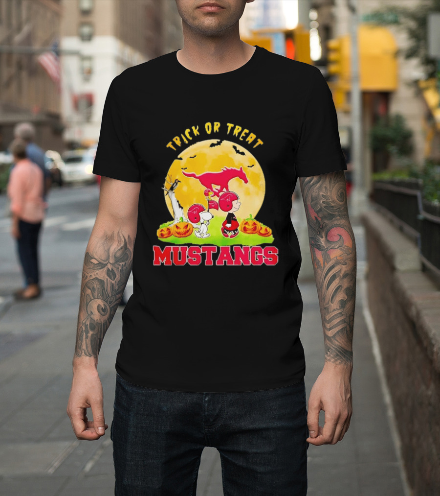 Trick Or Treat SMU Mustangs Halloween Snoopy Charlie Brown Woodstock Moon T-Shirt