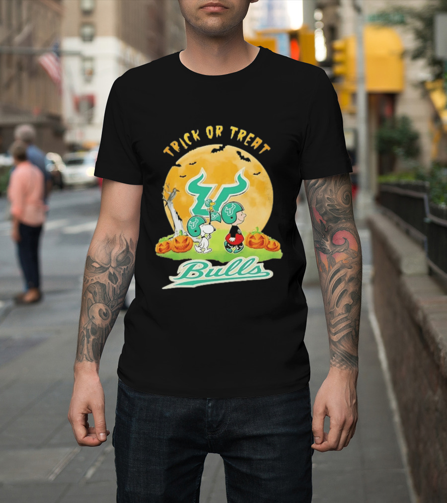 Trick Or Treat South Florida Bulls Snoopy Charlie Brown Woodstock Halloween Moon T-Shirt
