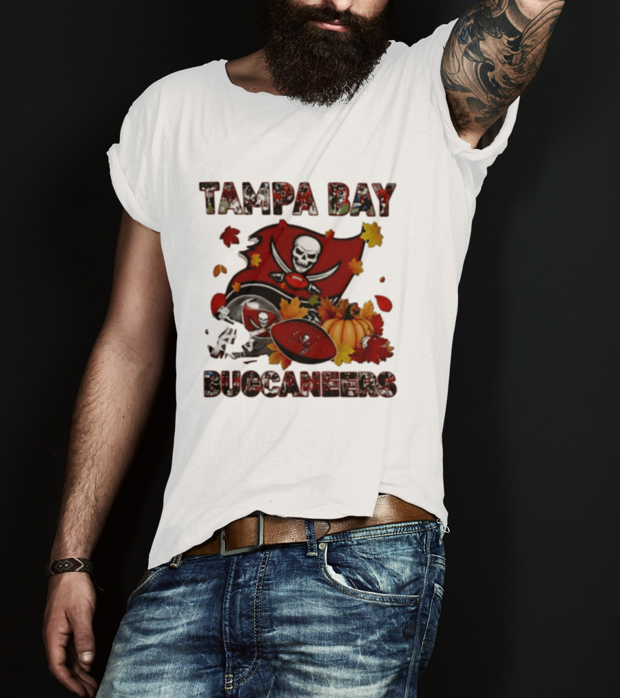 Tampa Bay Buccaneers Autumn 2026 Skull And Crossed Swords Football Pumpkin Decor T-Shirt