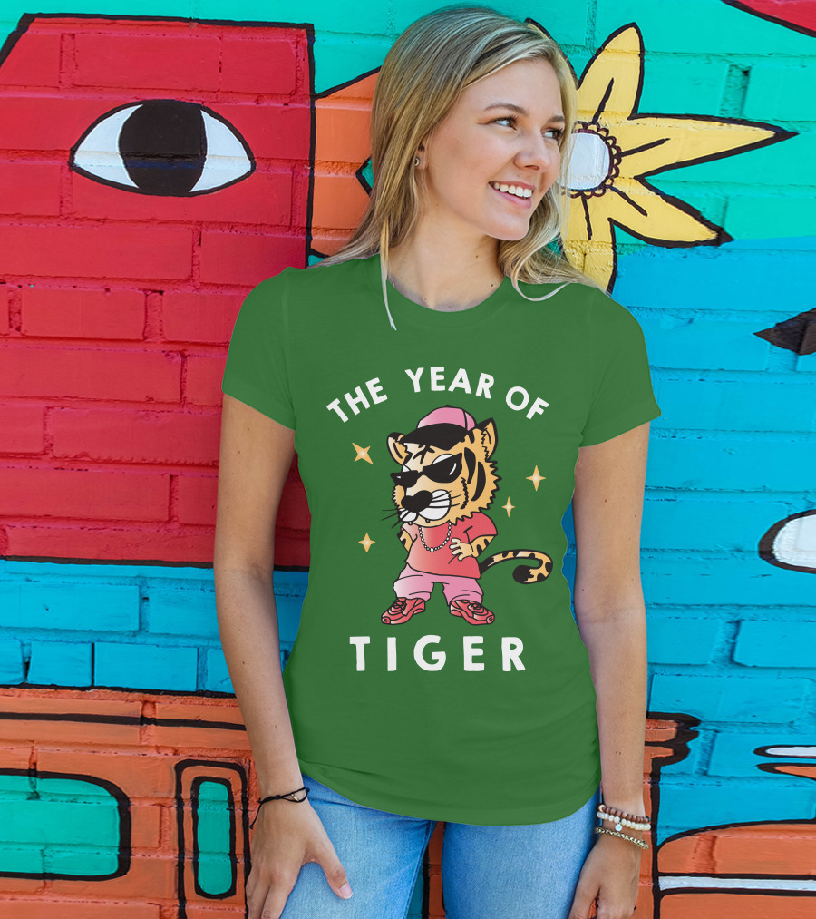 THE YEAR OF TIGER Hip Hop Style Cartoon Tiger Wearing Sunglasses And Chain T-Shirt