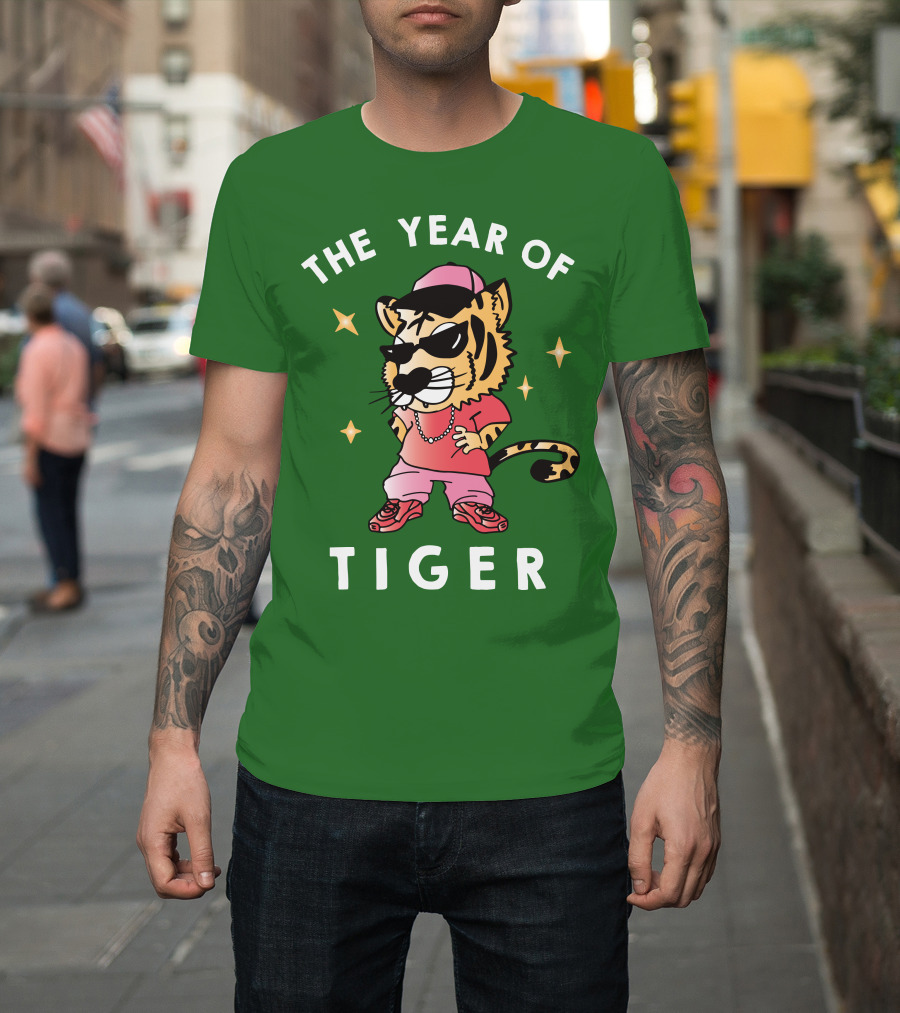 THE YEAR OF TIGER Hip Hop Style Cartoon Tiger Wearing Sunglasses And Chain T-Shirt