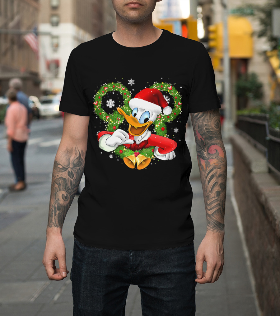 Santa Donald Duck Christmas Wreath Snowflakes T-Shirt