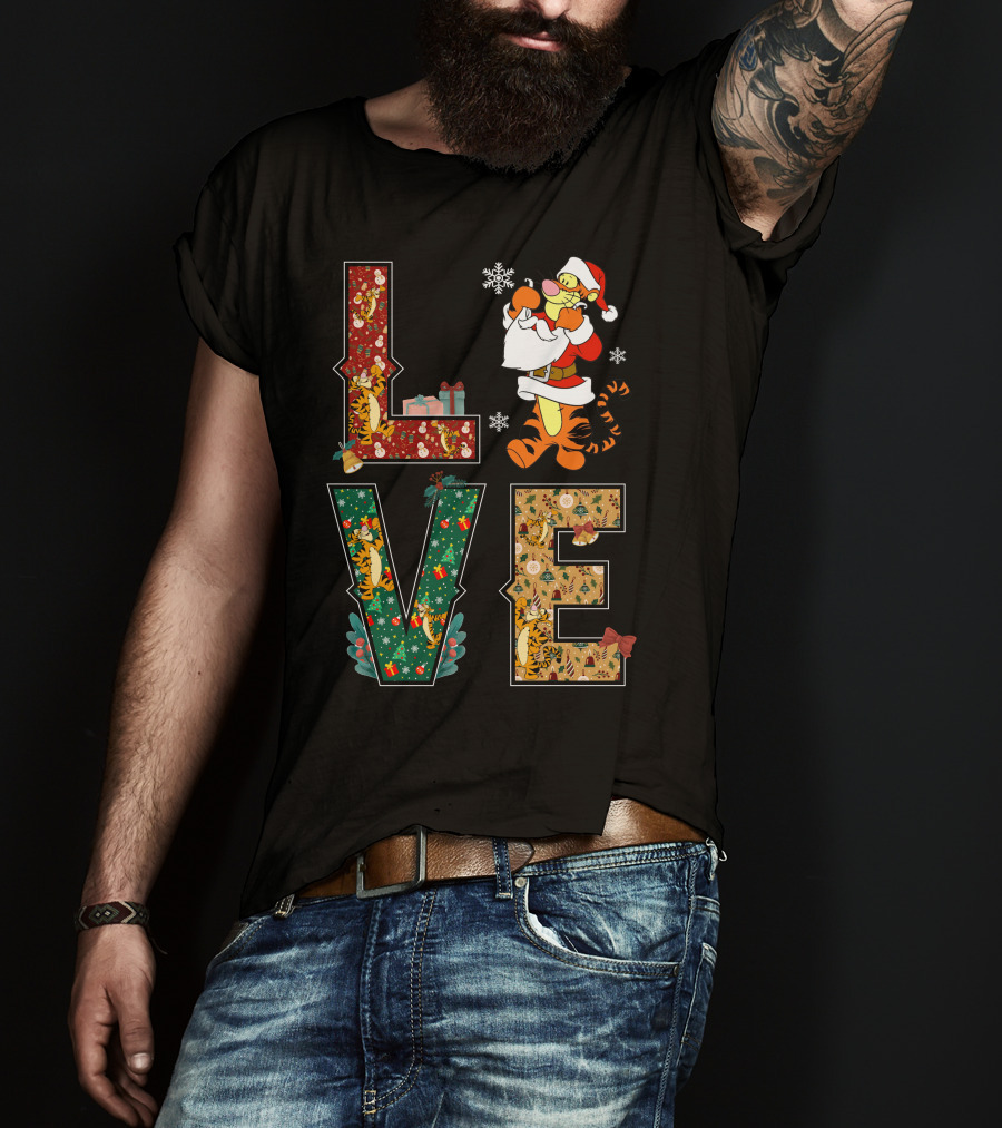 Love Tigger Christmas Santa Hat And Gifts T-Shirt
