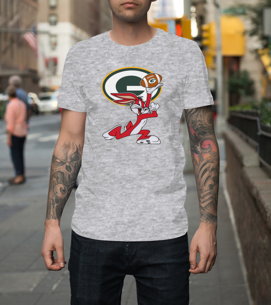 Green Bay Packers Bugs Bunny Holding Football T-Shirt