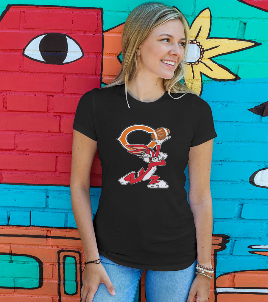Chicago Bears Looney Tunes Bugs Bunny Football T-Shirt