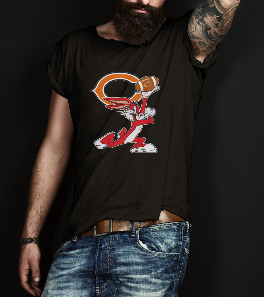 Chicago Bears Looney Tunes Bugs Bunny Football T-Shirt