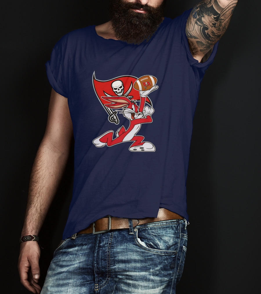 Bugs Bunny Tampa Bay Buccaneers Football Flag T-Shirt