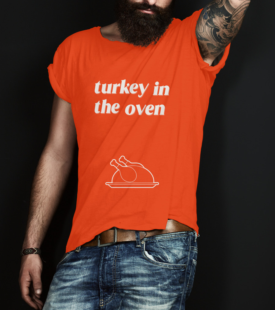 Turkey In The Oven Thanksgiving Holiday Plate T-Shirt