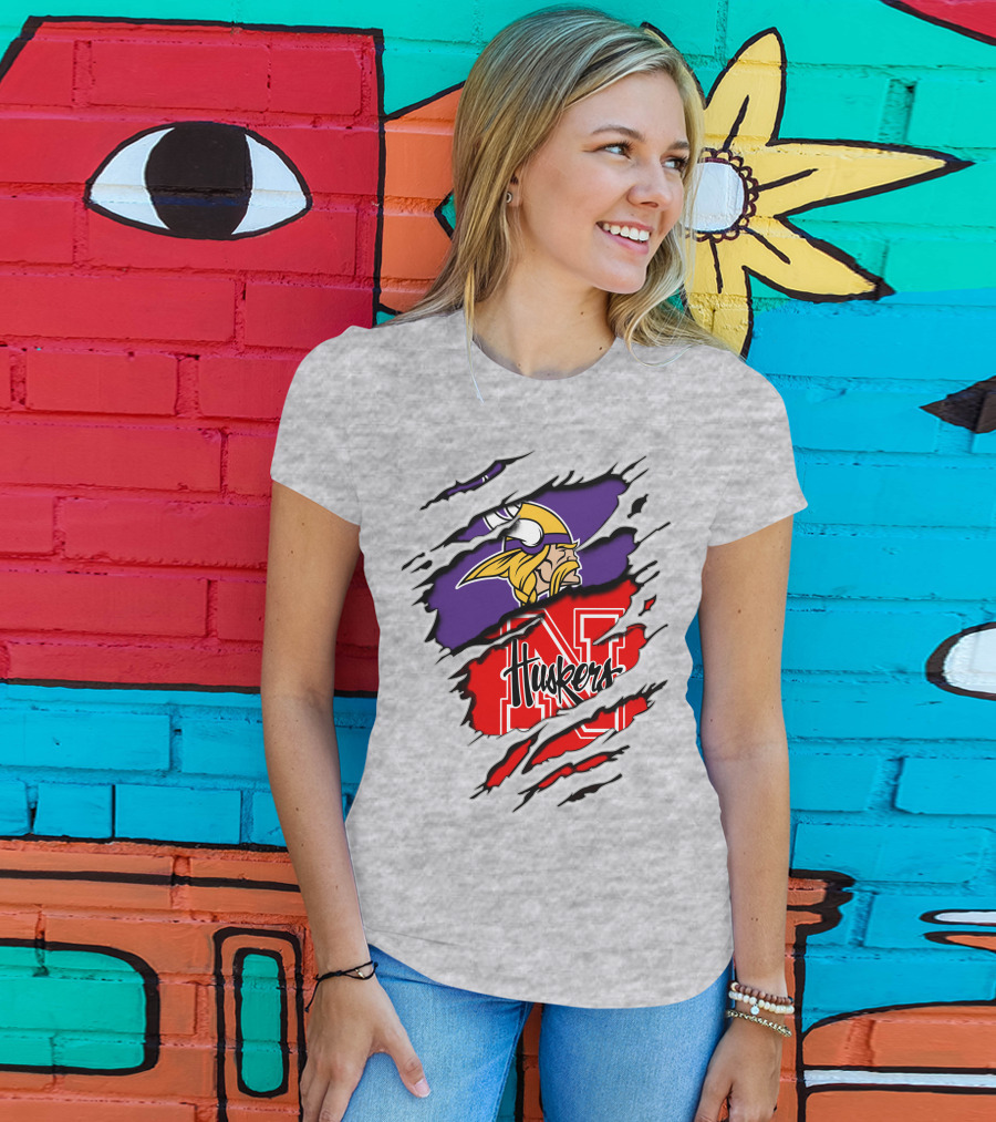 Vikings Huskers Ripped Logo Blend T-Shirt
