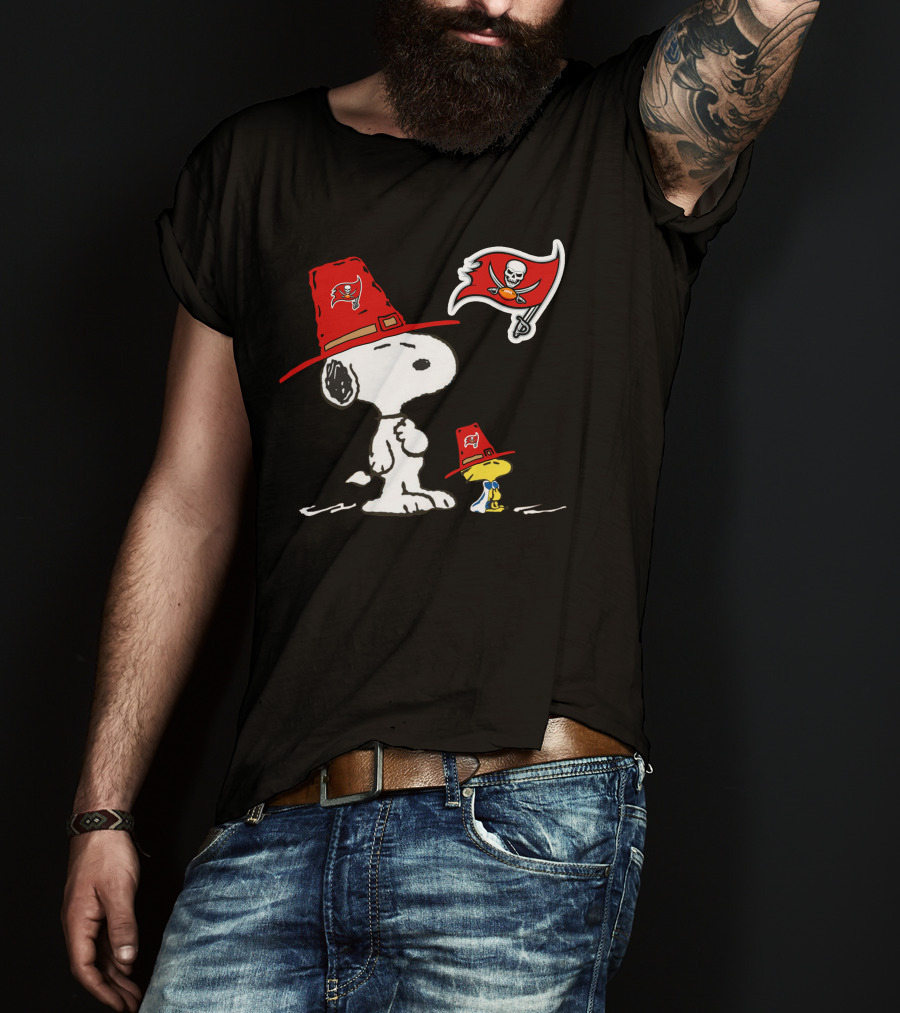 Buccaneers Snoopy And Woodstock With Tampa Bay Flag T-Shirt