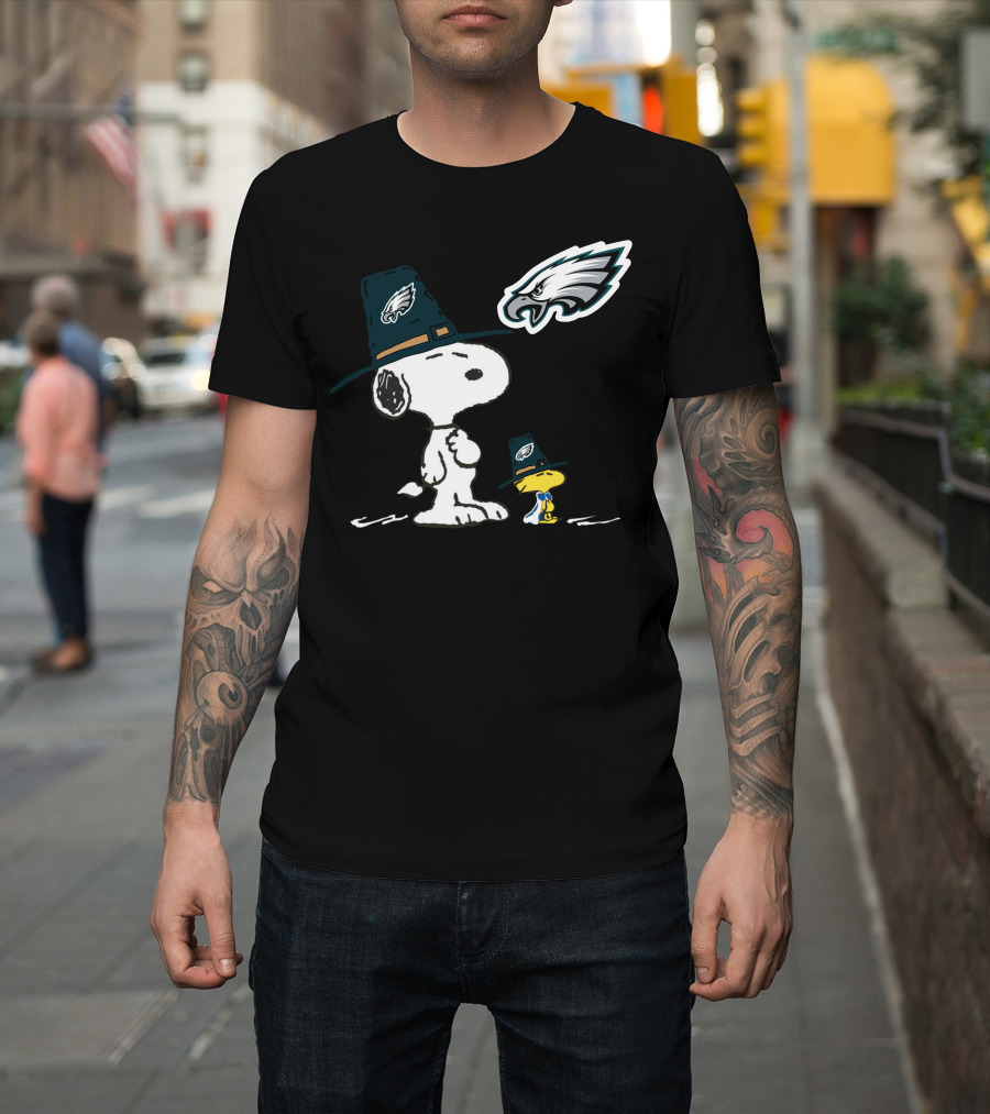 Eagles Snoopy Pilgrim Hat Thanksgiving Peanuts Woodstock Nfl Football T-Shirt