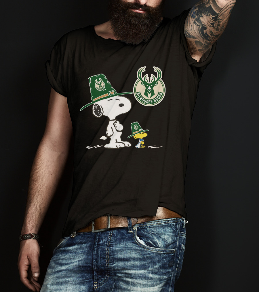 Milwaukee Bucks Snoopy Woodstock Pilgrim Hats T-Shirt