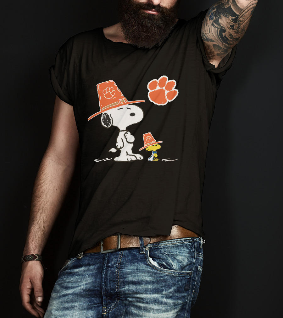 Clemson Tigers Snoopy And Woodstock Thanksgiving Hat Football Paw T-Shirt