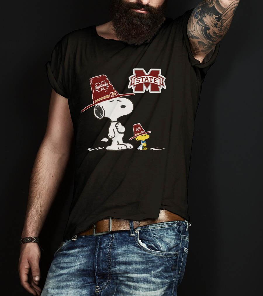 Mississippi State Bulldogs Snoopy Woodstock Pilgrim Hat Peanuts T-Shirt