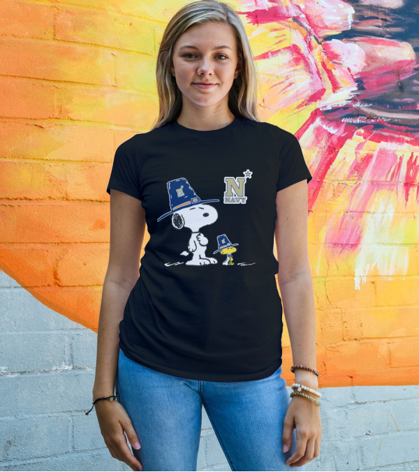 Navy Midshipmen Snoopy And Woodstock In Pilgrim Hats T-Shirt