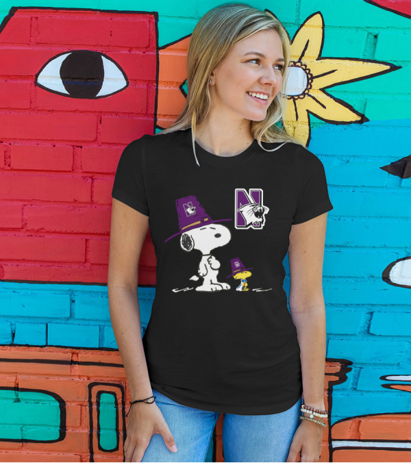 Snoopy And Woodstock Northwestern Wildcats Pilgrim Hat T-Shirt