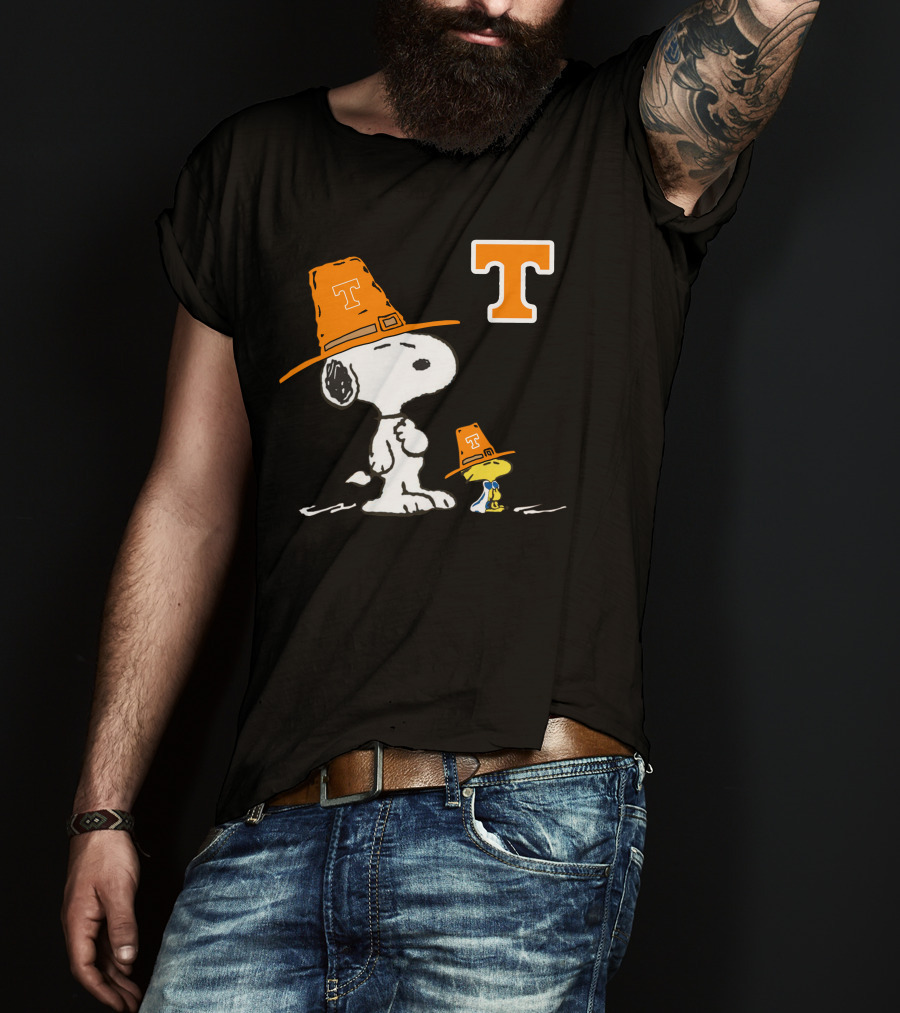 Tennessee Volunteers Snoopy Woodstock Football Fan Gear T-Shirt