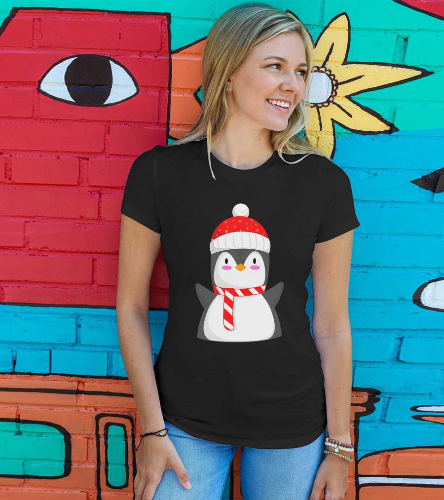 Pinguine Christmas Winter Penguin With Red Snowy Hat And Striped Scarf T-Shirt