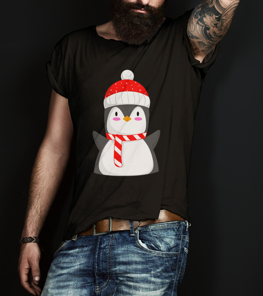 Pinguine Christmas Winter Penguin With Red Snowy Hat And Striped Scarf T-Shirt