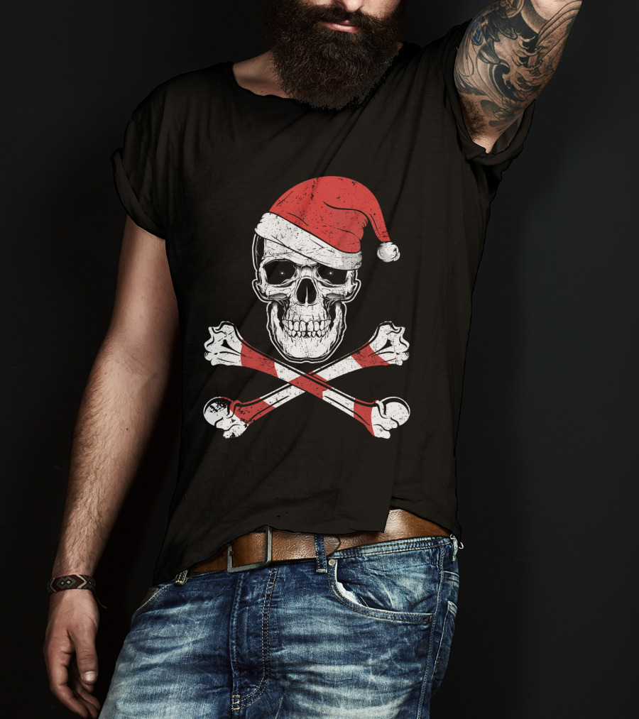 Pirate Jolly Roger Santa Hat Skull Christmas T-Shirt