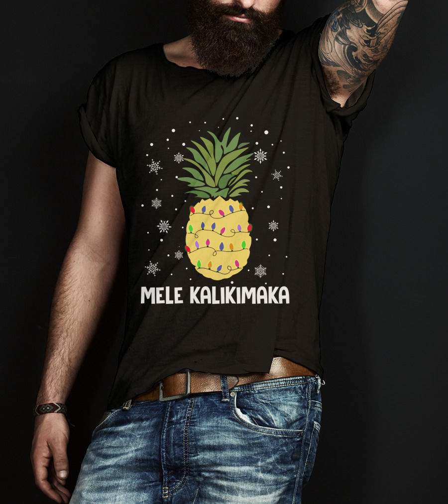 Mele Kalikimaka Pineapple Christmas Lights And Snowflakes T-Shirt