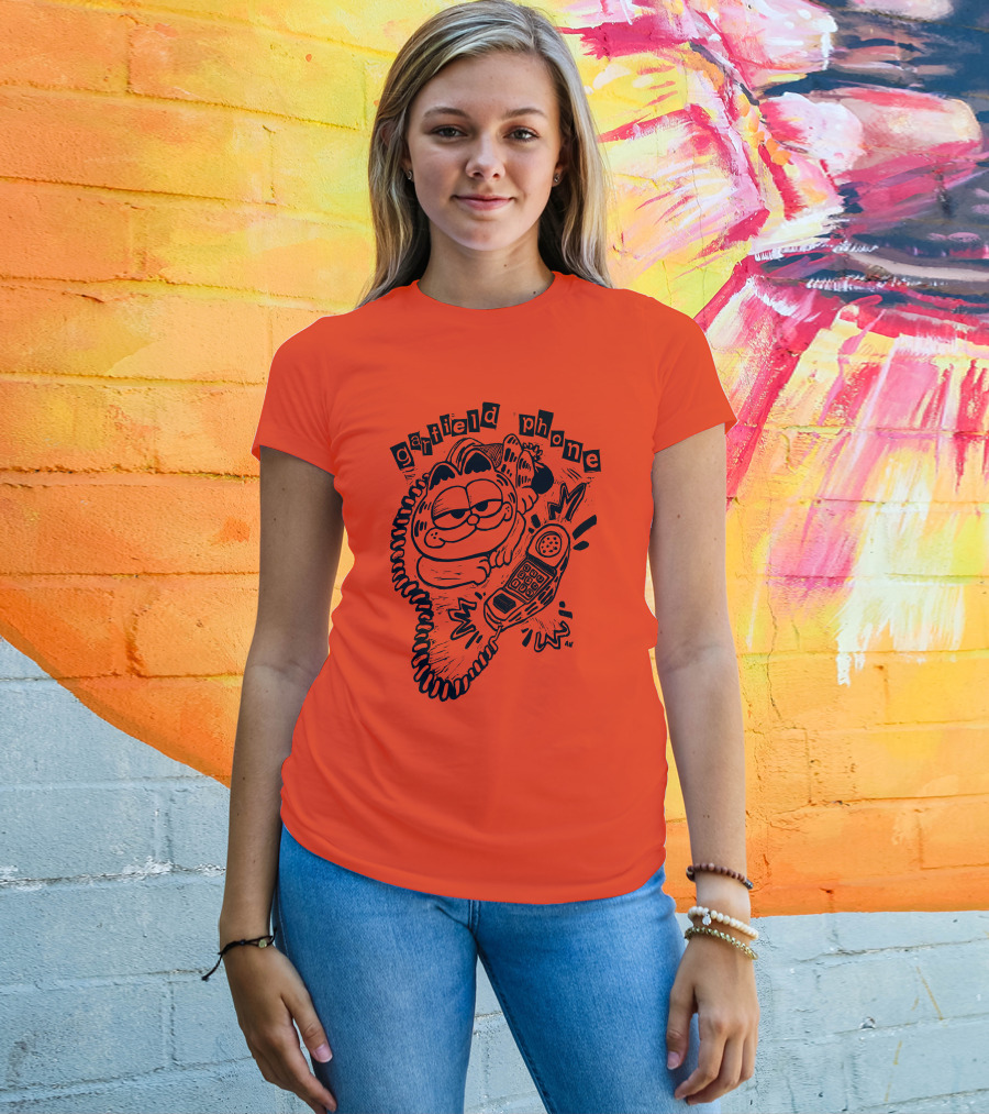 Craftsanity Shop Garfield Phone Relaxed Vintage Comic Vibe T-Shirt