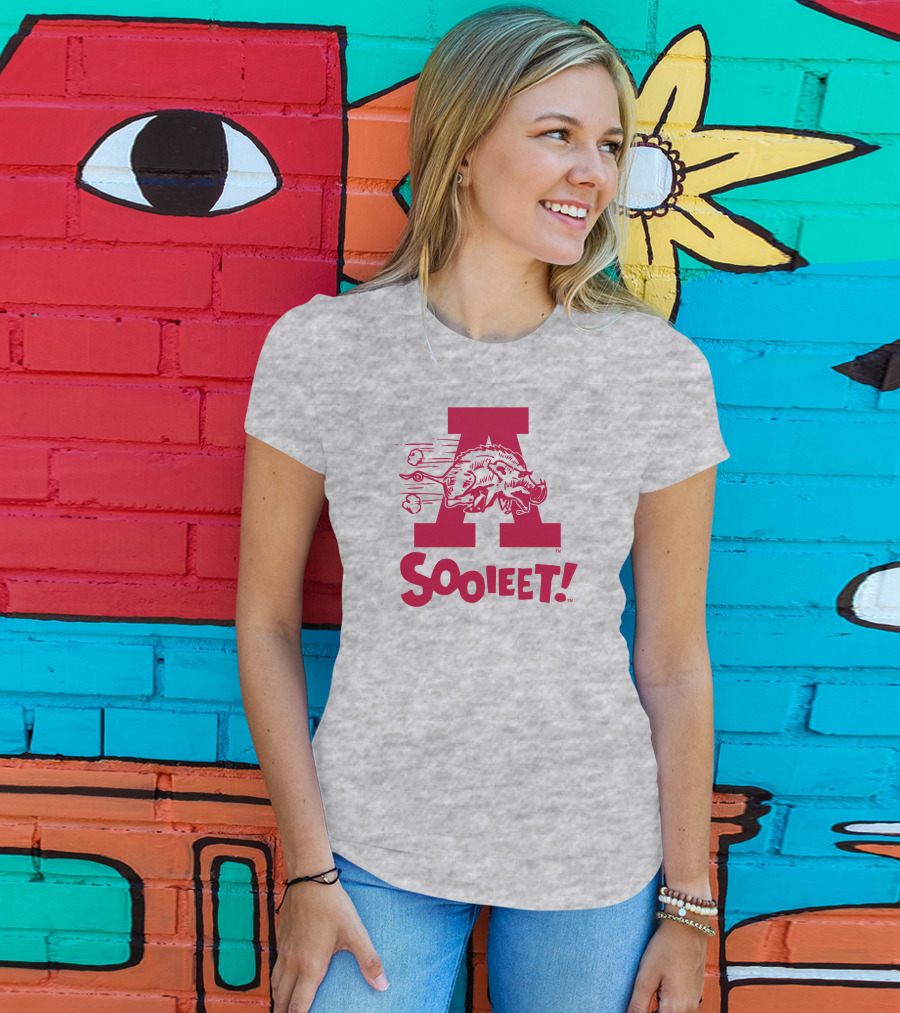 Eric Musselman Wearing Arkansas Razorbacks Logo Sooieet T-Shirt