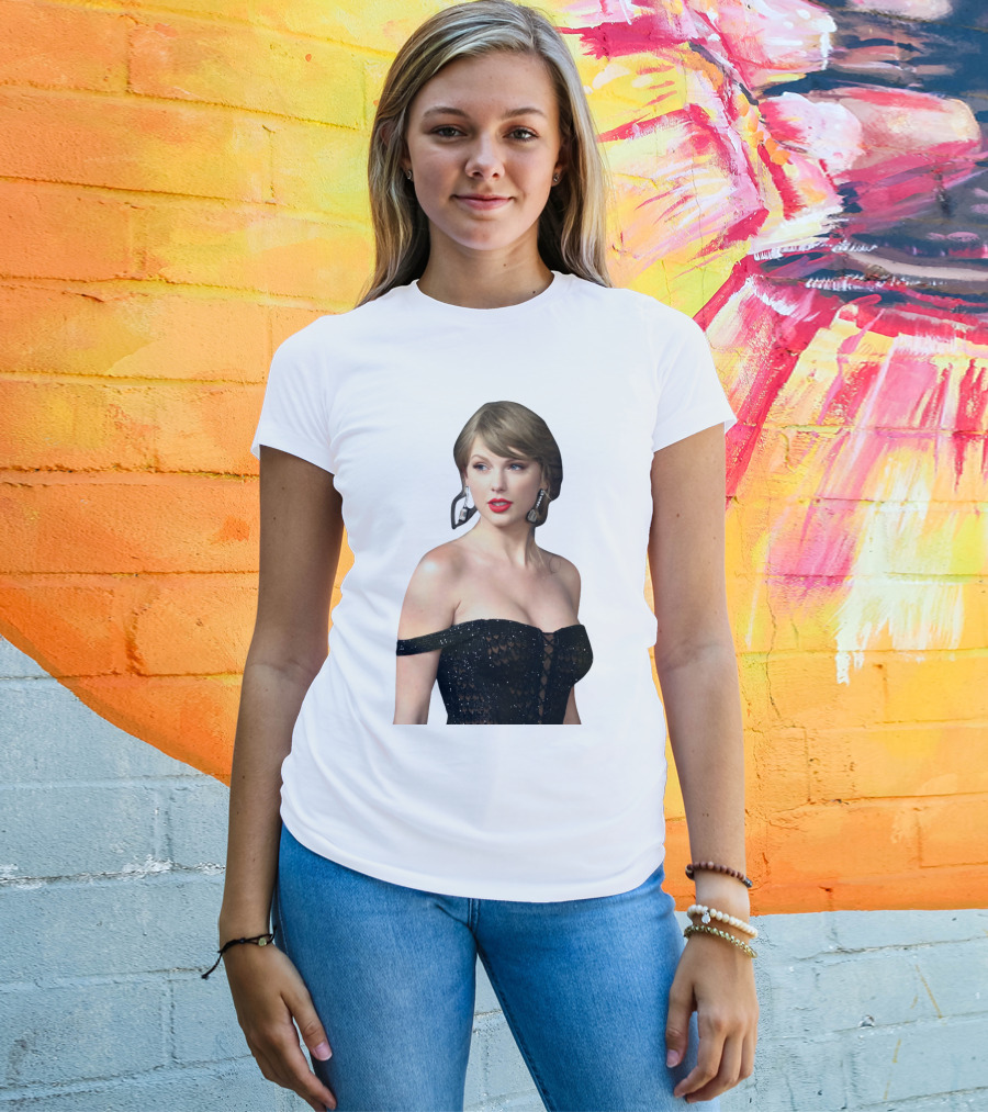 Taylor Swift Black Dress Elegant Look T-Shirt