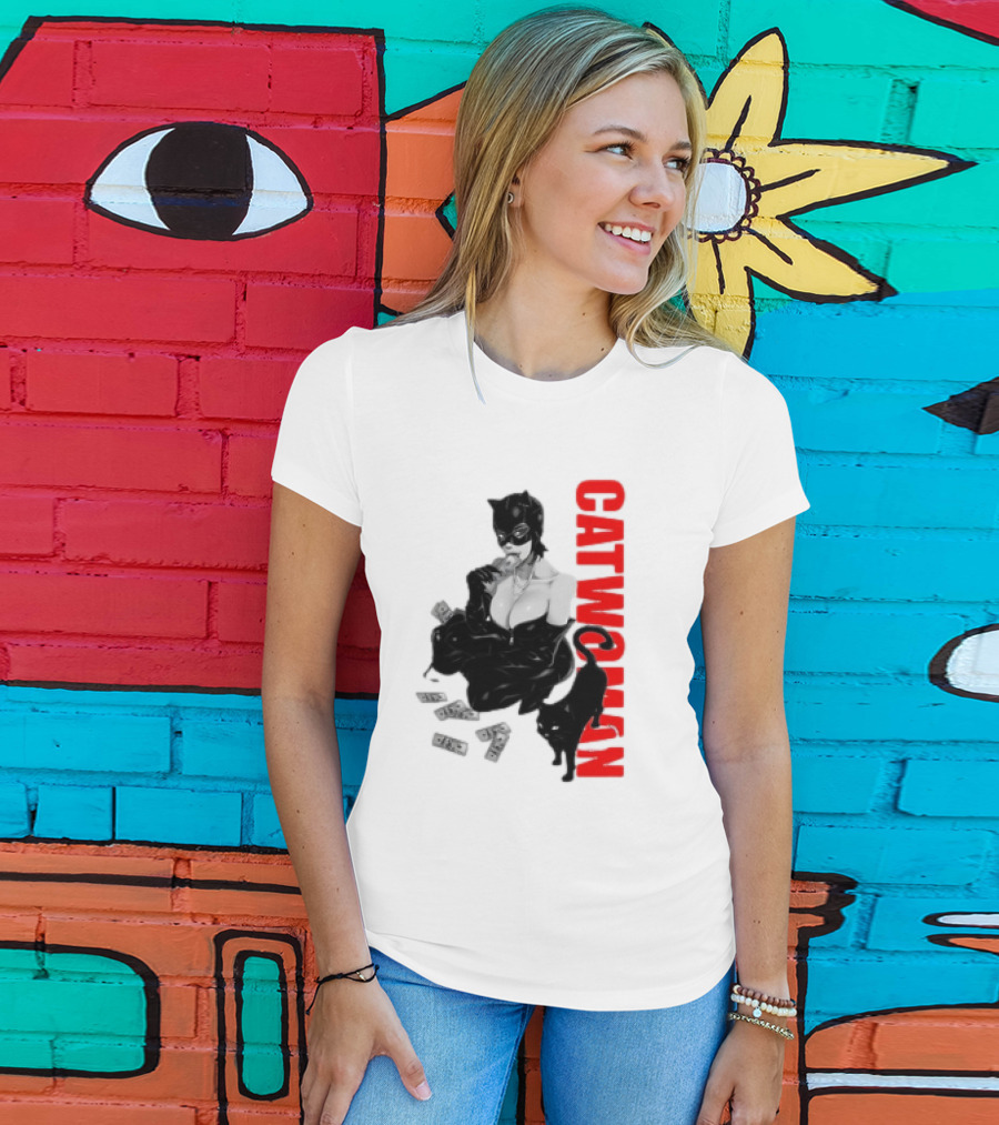 Catwoman Cartoon Noir With Money And Black Cat T-Shirt