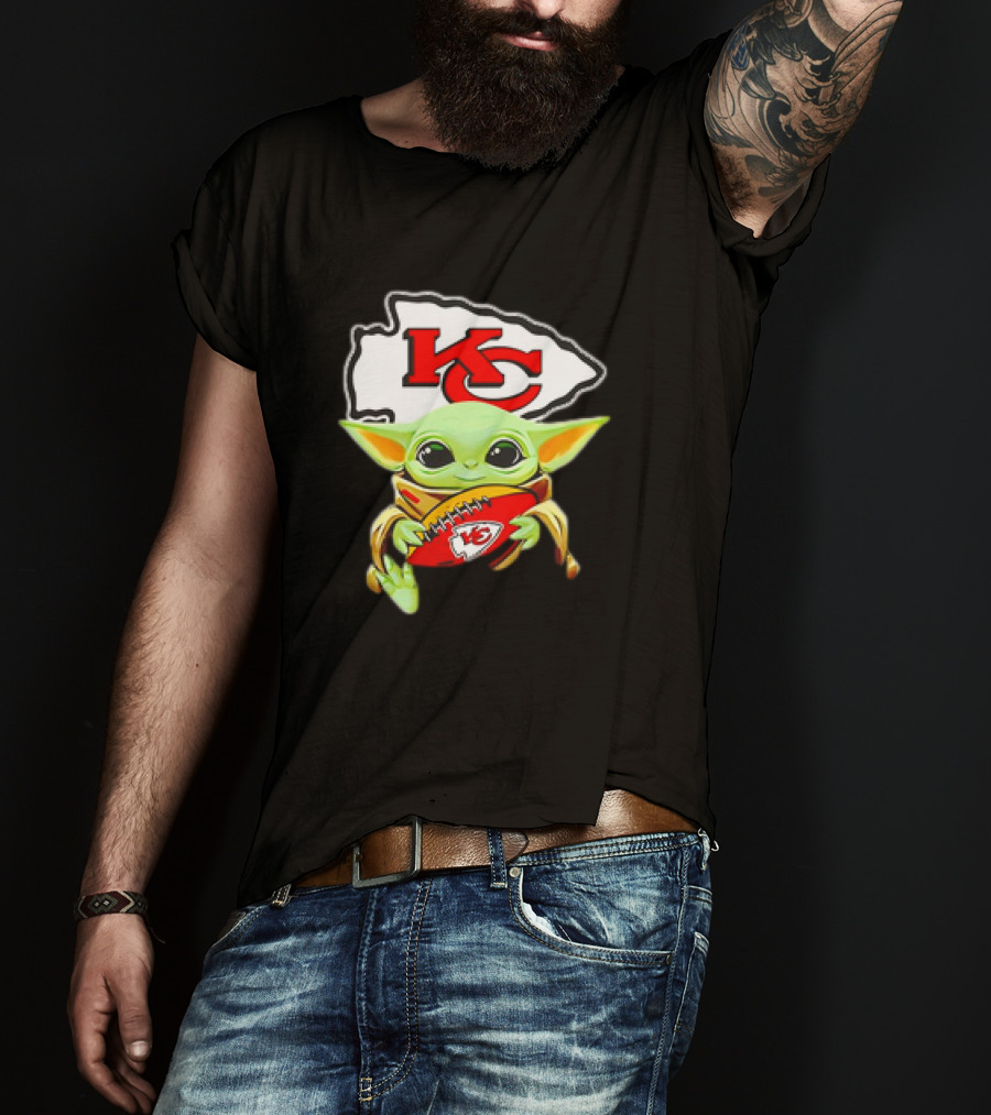 Baby Yoda Star Wars KC Chiefs Hug Football Team T-Shirt