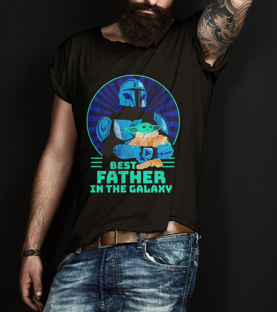 Best Father In The Galaxy Mandalorian Hug Baby Yoda T-Shirt