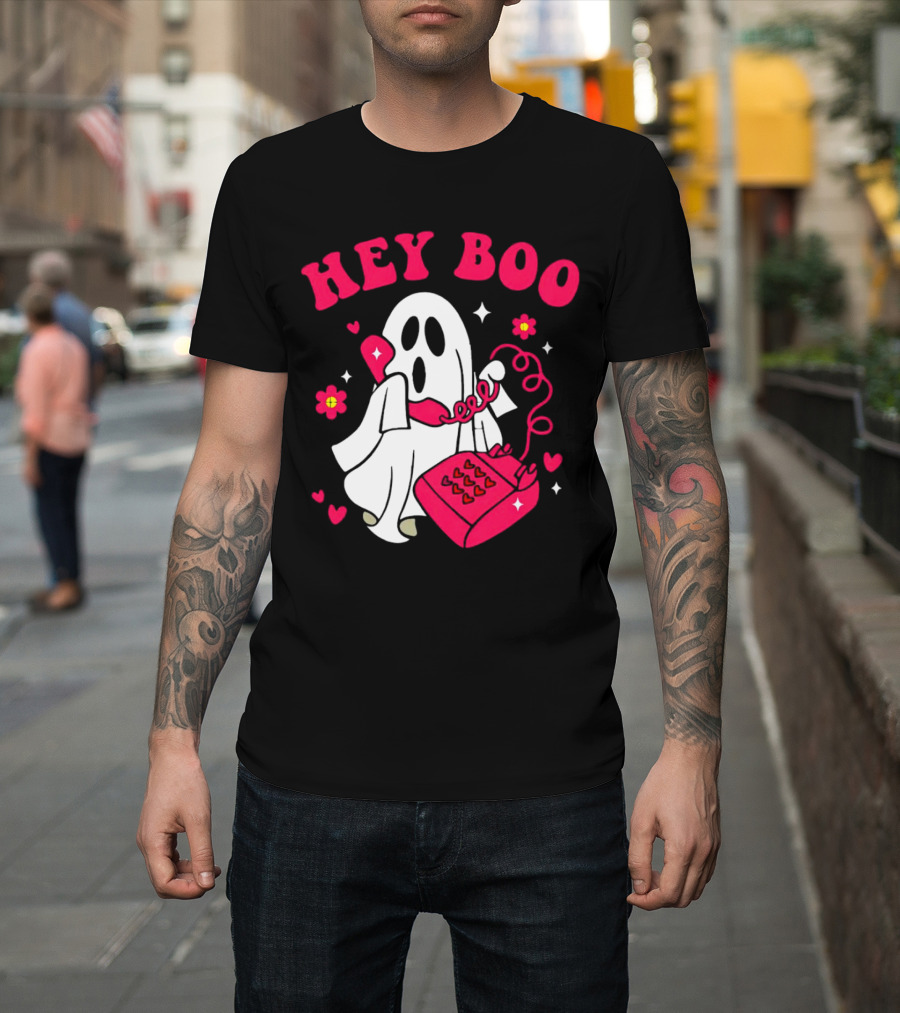 Hey Boo Ghost Talking On Pink Phone With Hearts And Flowers Halloween T-Shirt