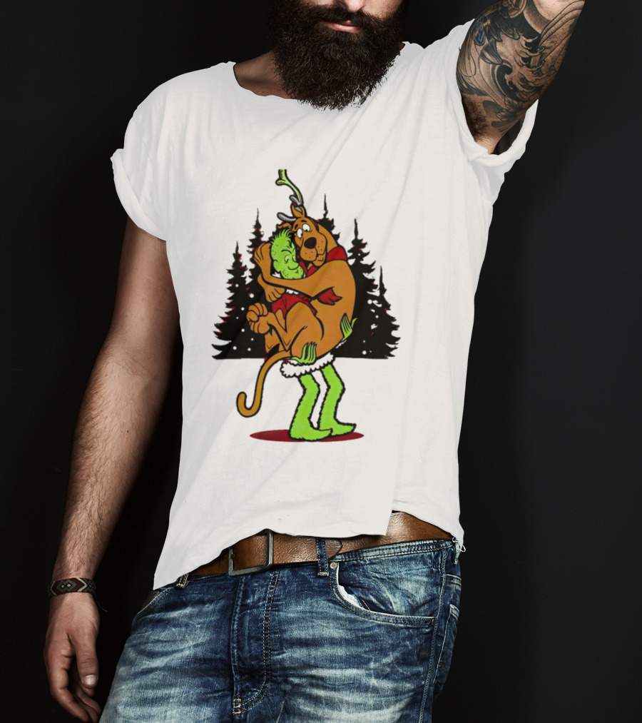 Grinch Scooby-Doo Shaggy Hug Funny Christmas Scene T-Shirt