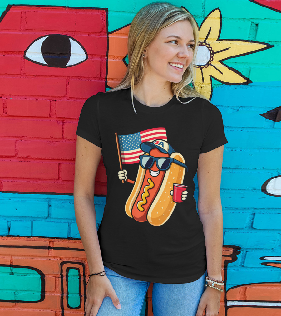 Fourth Of July USA Hotdog With American Flag And Sunglasses T-Shirt